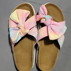Cute bow tie slip on sandles